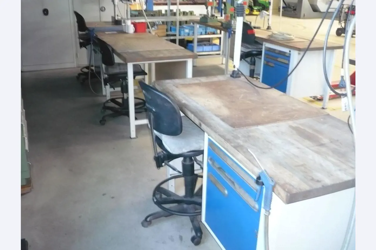 Tornos e fresadoras CNC, rectificadoras CNC, centros de maquinagem CNC-2