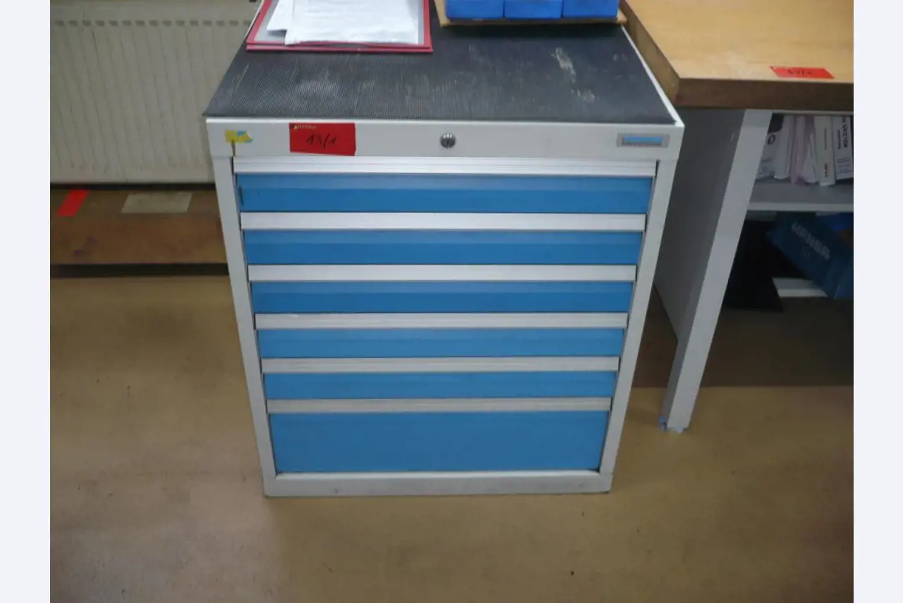 CNC soustruhy a frézky, CNC brusky, CNC obráběcí centra-1