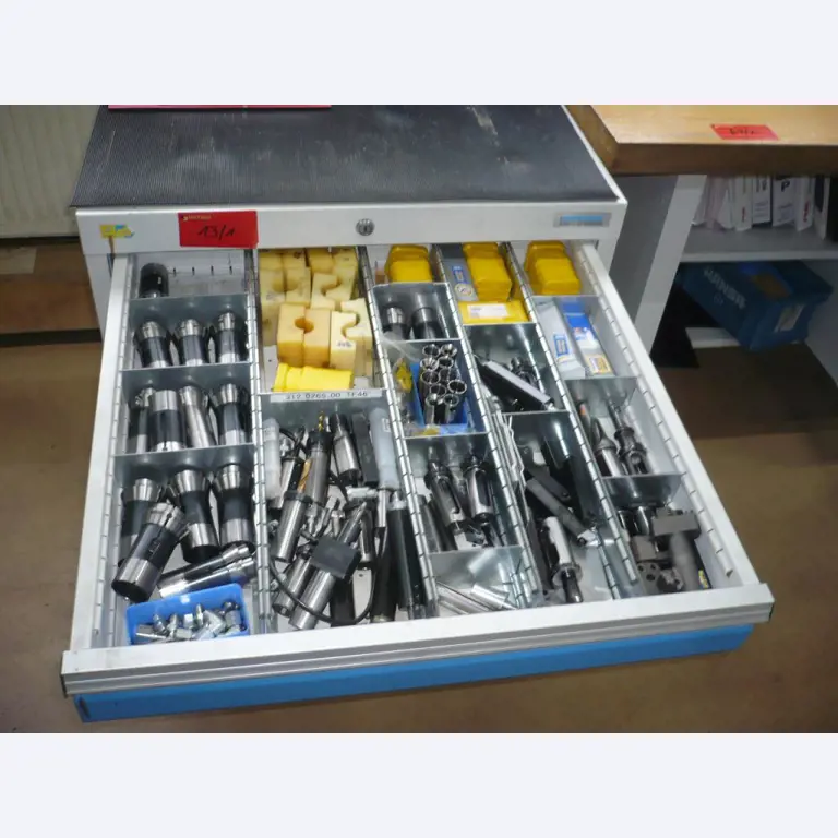 CNC soustruhy a frézky, CNC brusky, CNC obráběcí centra-2