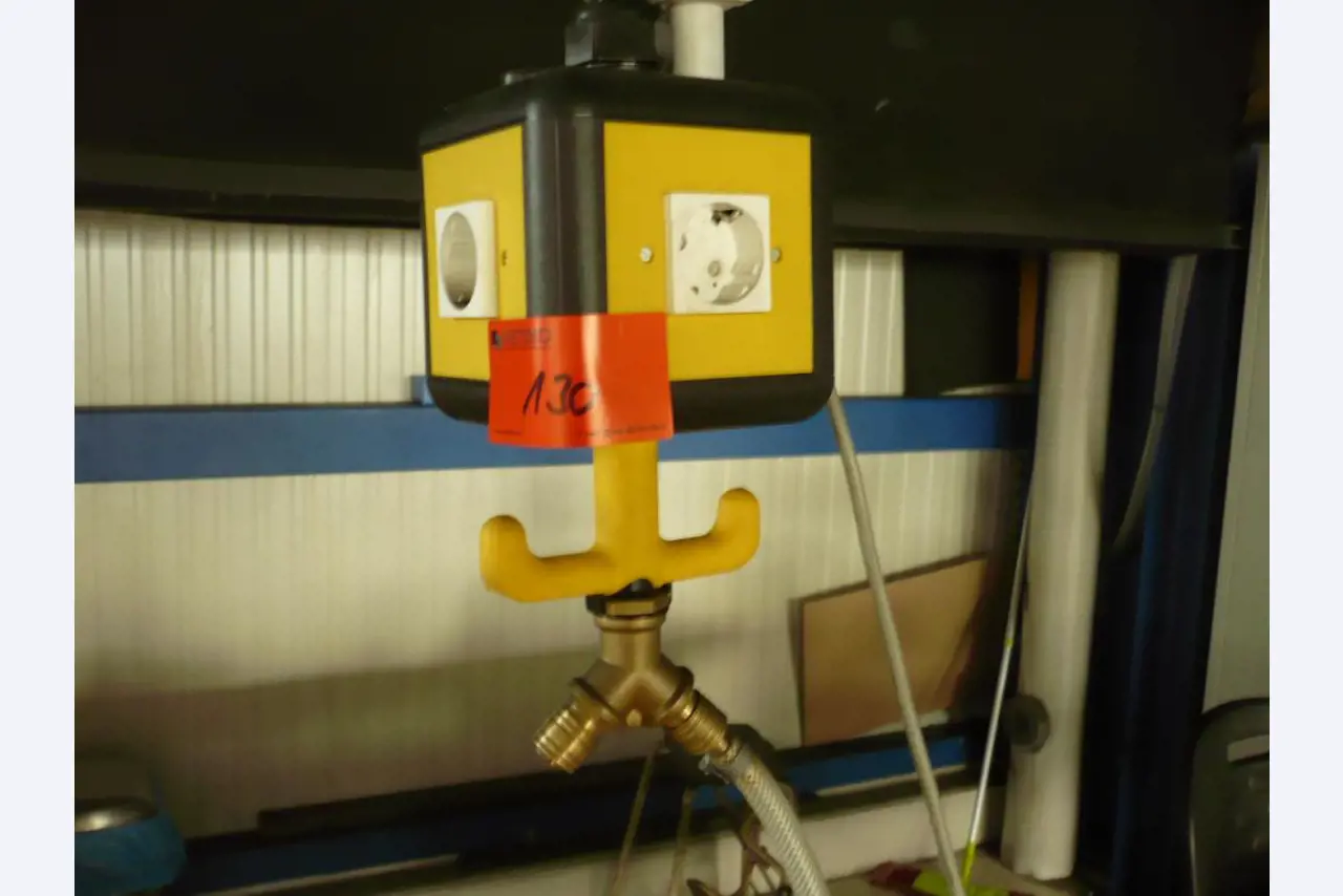 Tornos e fresadoras CNC, rectificadoras CNC, centros de maquinagem CNC-2