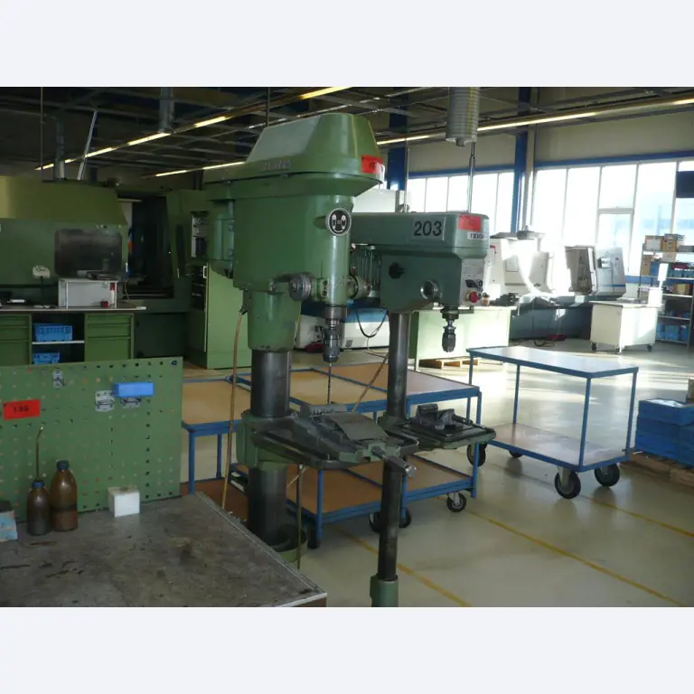 Tornos e fresadoras CNC, rectificadoras CNC, centros de maquinagem CNC-1