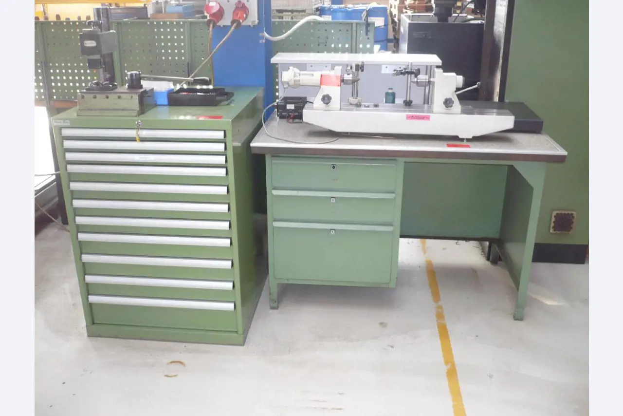 Tornos e fresadoras CNC, rectificadoras CNC, centros de maquinagem CNC-1