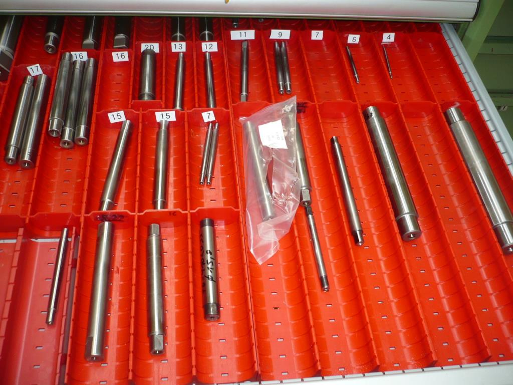 Tornos e fresadoras CNC, rectificadoras CNC, centros de maquinagem CNC-2