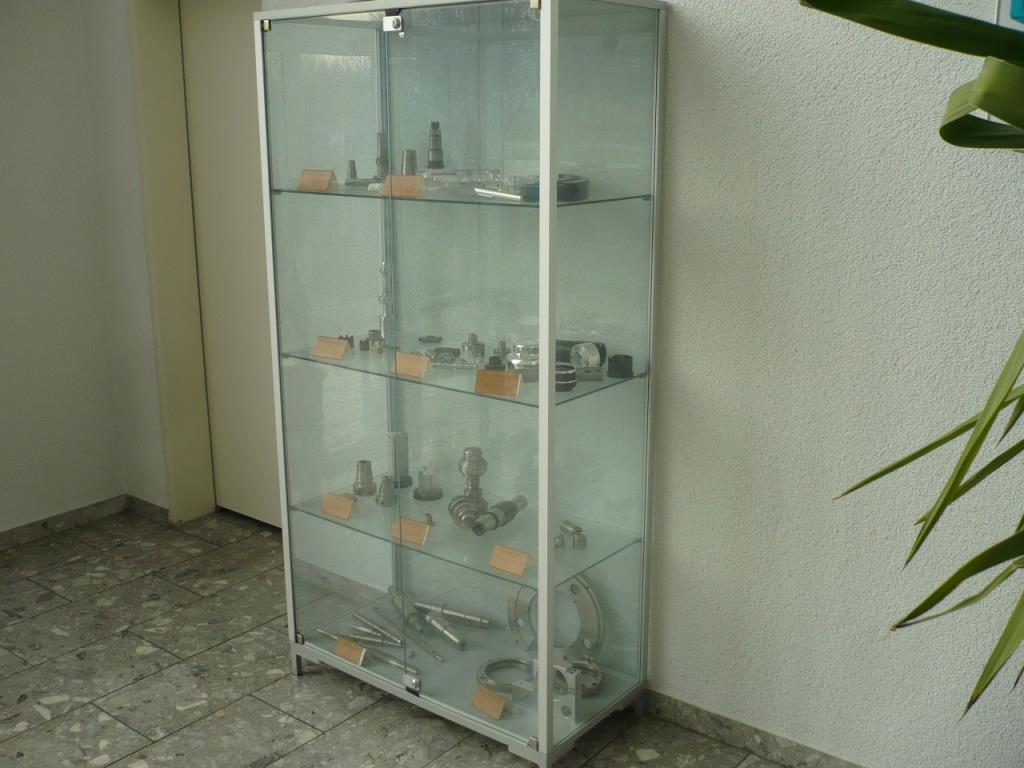 Tornos e fresadoras CNC, rectificadoras CNC, centros de maquinagem CNC-2