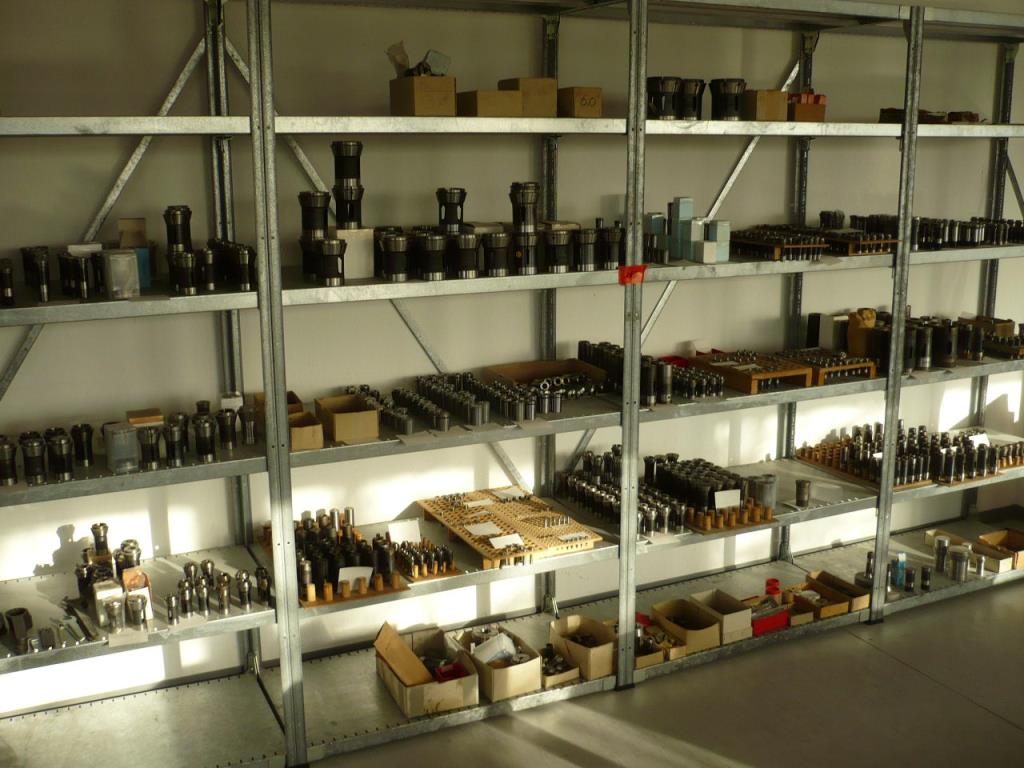 Tornos e fresadoras CNC, rectificadoras CNC, centros de maquinagem CNC-1