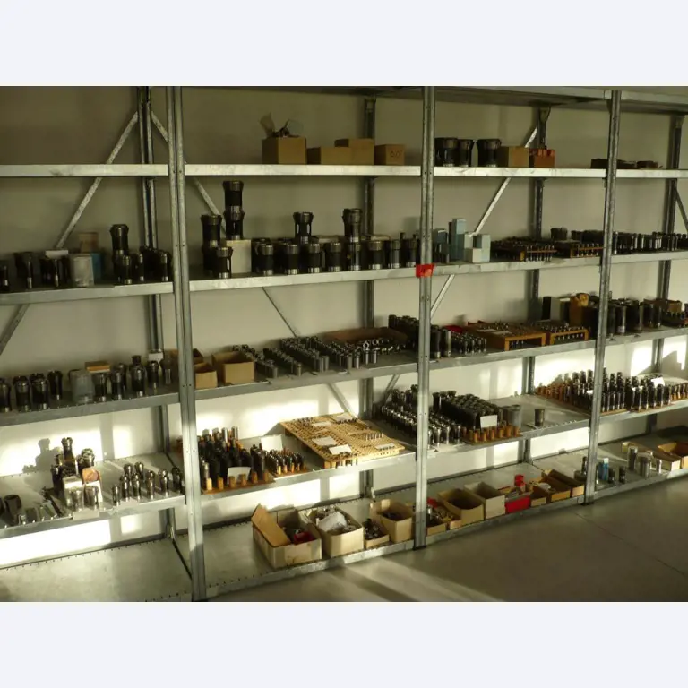 Tornos e fresadoras CNC, rectificadoras CNC, centros de maquinagem CNC-1