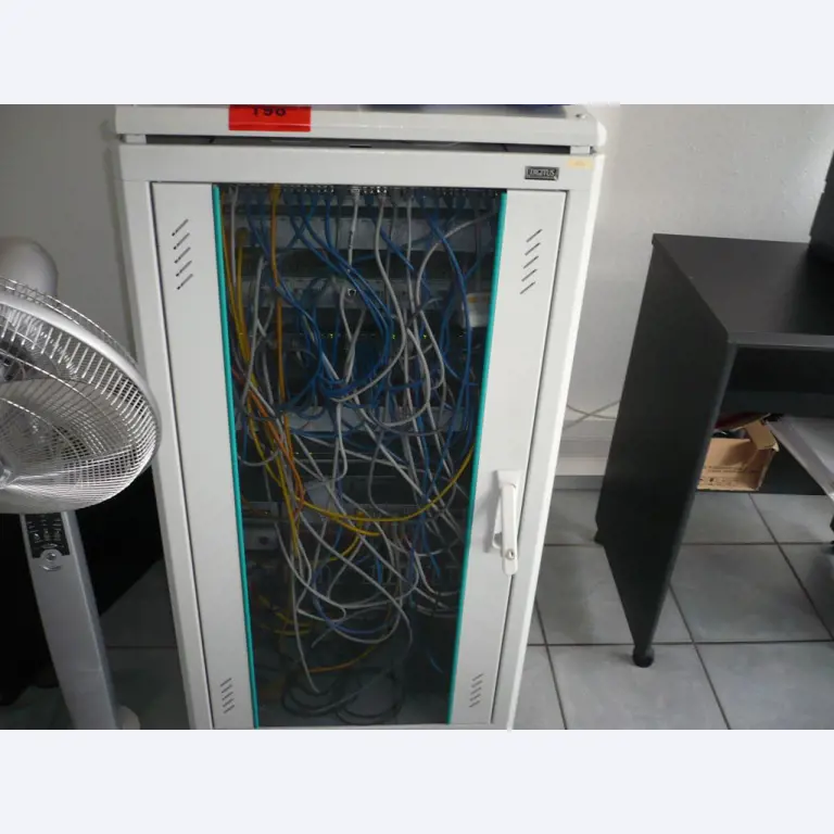 CNC soustruhy a frézky, CNC brusky, CNC obráběcí centra-1