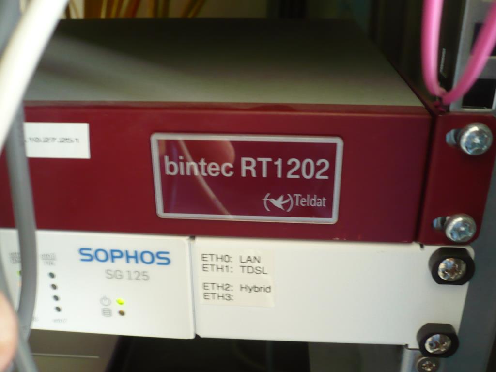 Tornos e fresadoras CNC, rectificadoras CNC, centros de maquinagem CNC-2