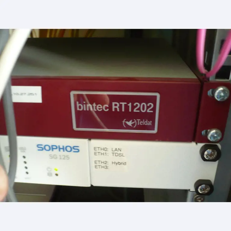 CNC soustruhy a frézky, CNC brusky, CNC obráběcí centra-2