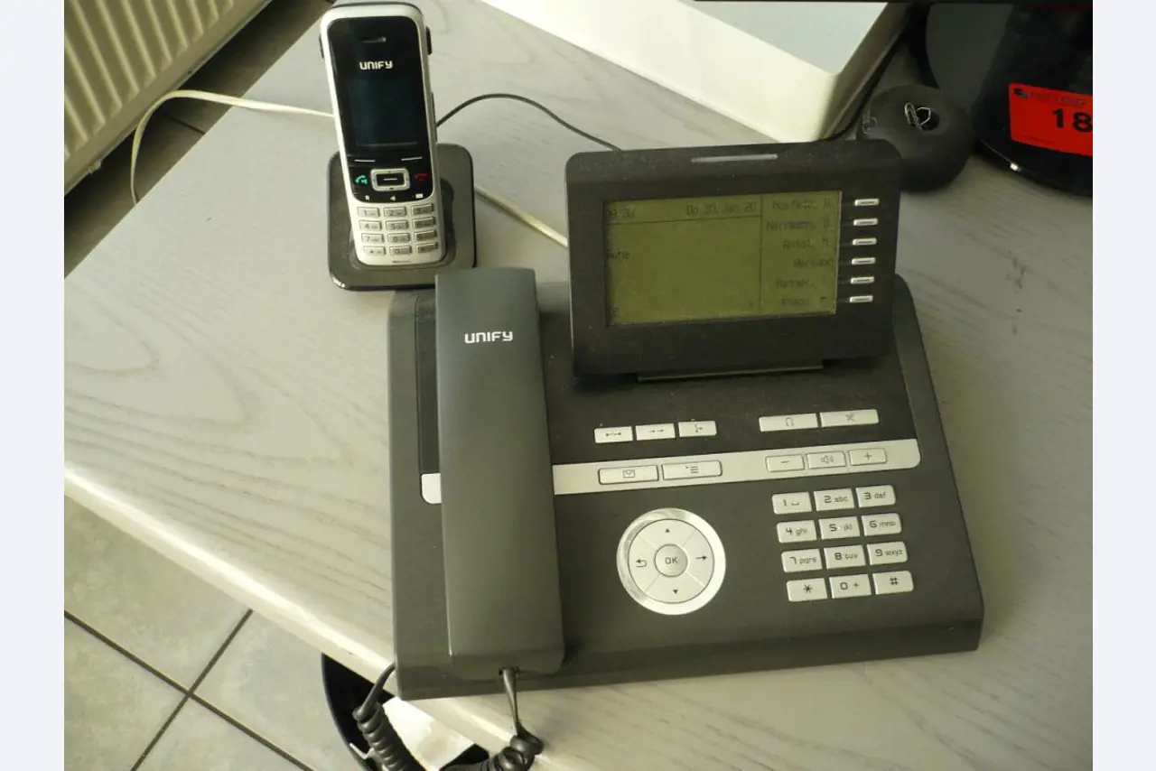 CNC soustruhy a frézky, CNC brusky, CNC obráběcí centra-1