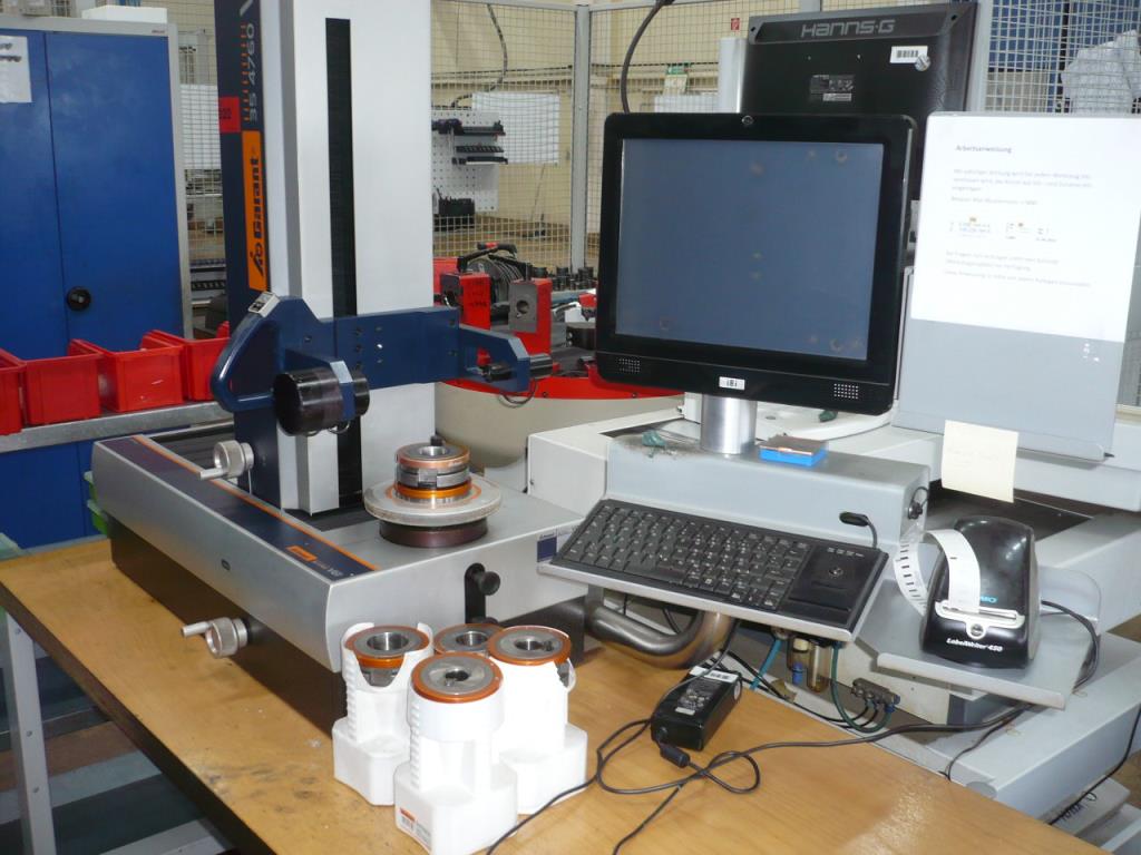 Tornos e fresadoras CNC, rectificadoras CNC, centros de maquinagem CNC-2