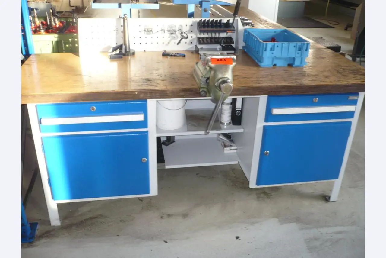 Tornos e fresadoras CNC, rectificadoras CNC, centros de maquinagem CNC-1