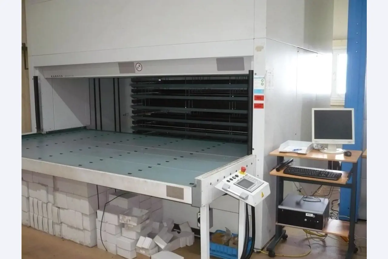 CNC soustruhy a frézky, CNC brusky, CNC obráběcí centra-2