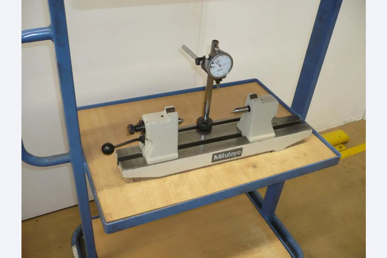 Tornos e fresadoras CNC, rectificadoras CNC, centros de maquinagem CNC-2
