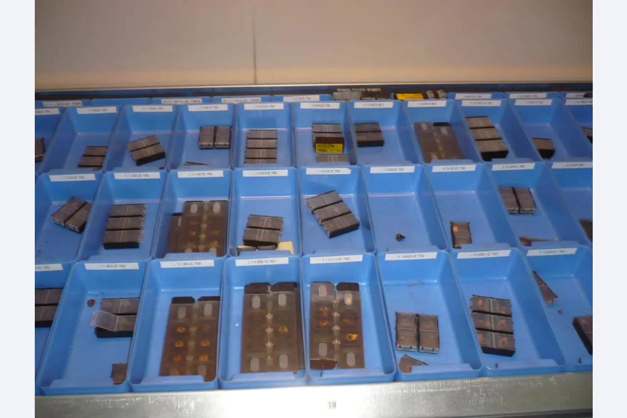 CNC-Dreh-und Fräsmaschinen, CNC-Schleifmaschinen, CNC-Bearbeitungszentren-3