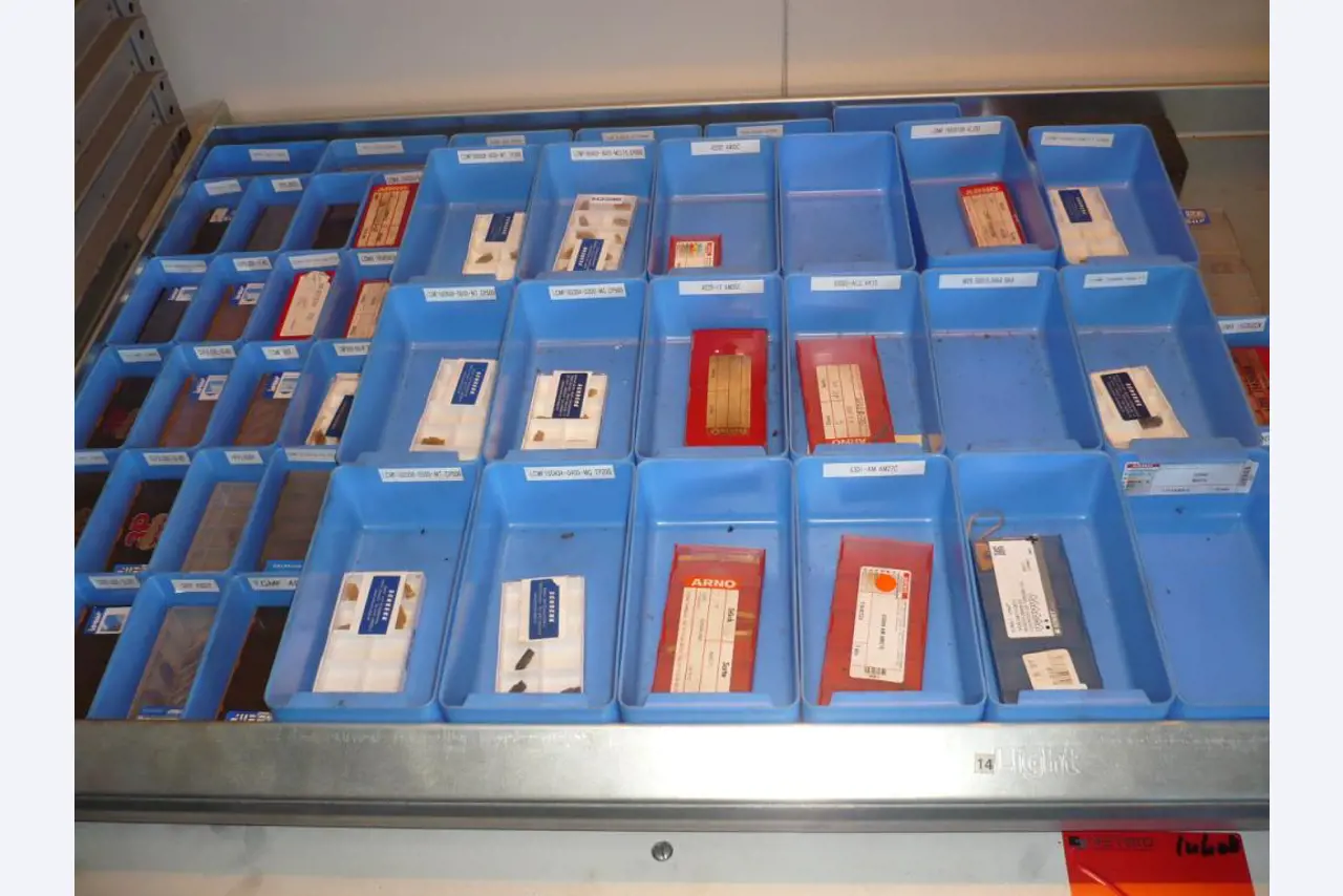 CNC-Dreh-und Fräsmaschinen, CNC-Schleifmaschinen, CNC-Bearbeitungszentren-4