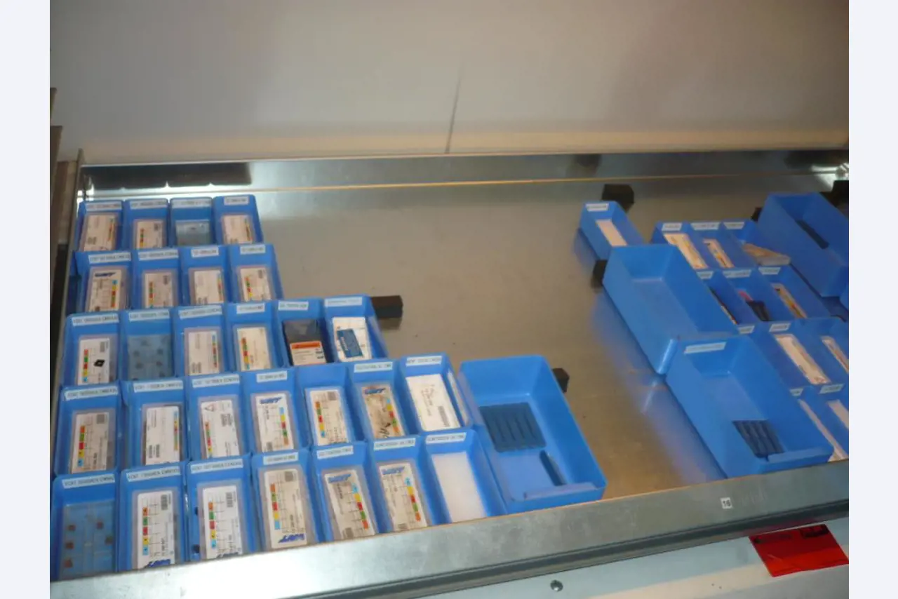 CNC-Dreh-und Fräsmaschinen, CNC-Schleifmaschinen, CNC-Bearbeitungszentren-5