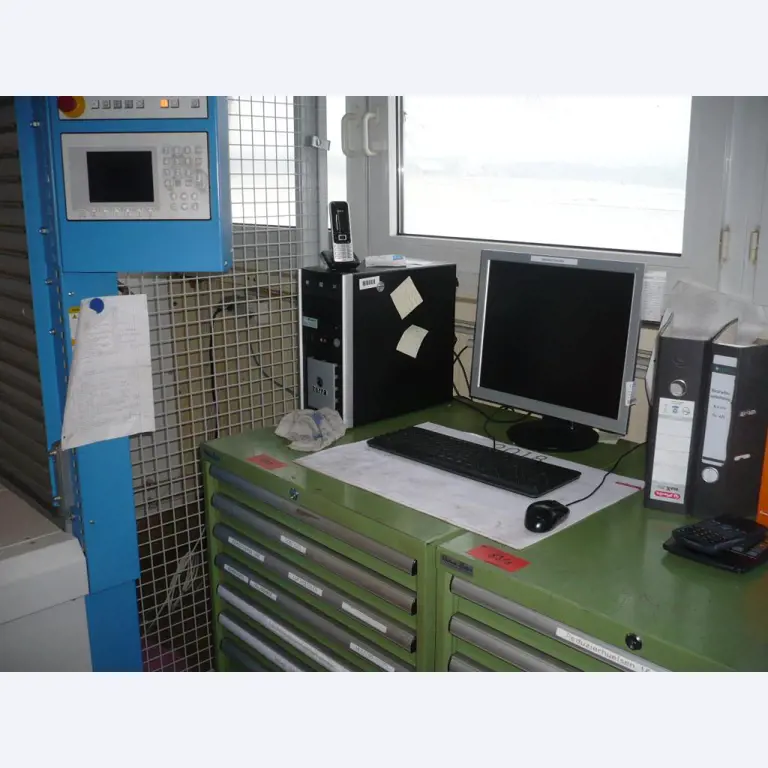 CNC-Dreh-und Fräsmaschinen, CNC-Schleifmaschinen, CNC-Bearbeitungszentren-8