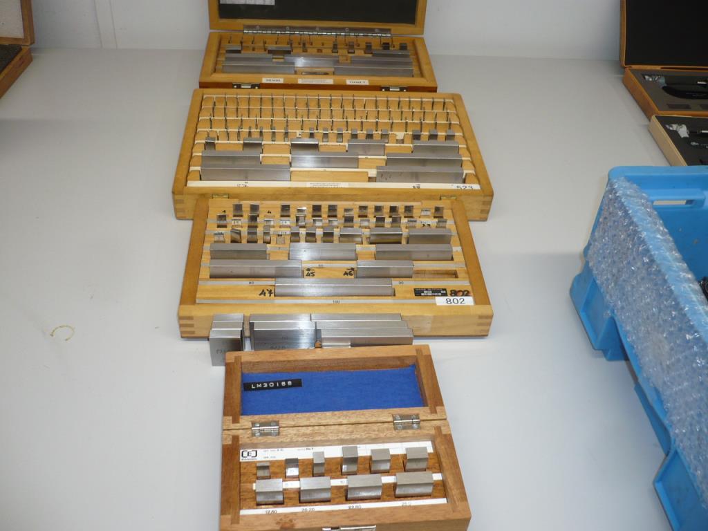 Tornos e fresadoras CNC, rectificadoras CNC, centros de maquinagem CNC-1