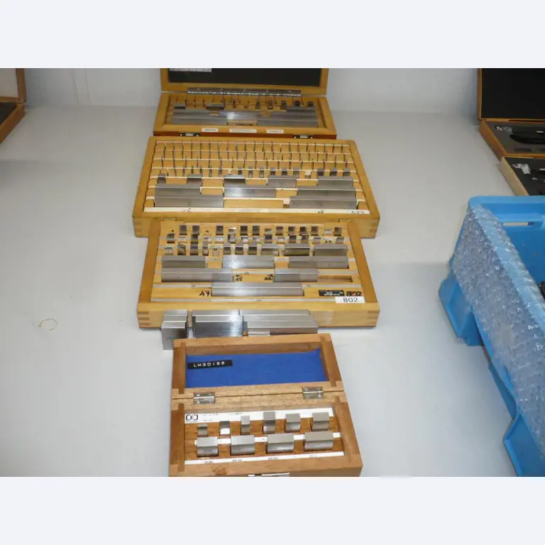 Tornos e fresadoras CNC, rectificadoras CNC, centros de maquinagem CNC-1