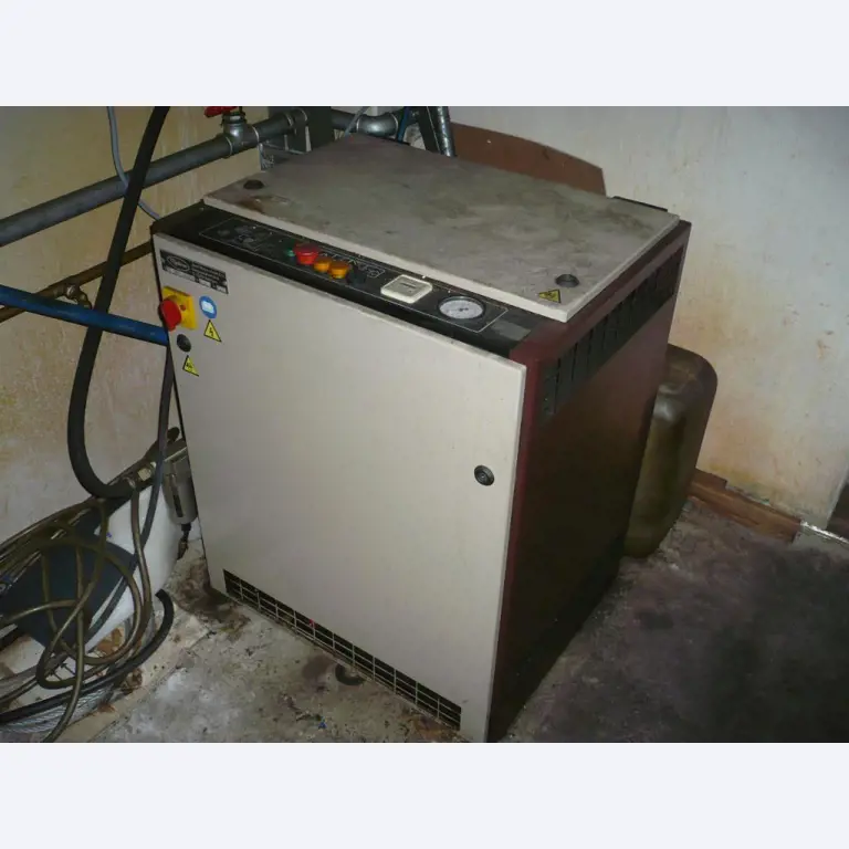 CNC soustruhy a frézky, CNC brusky, CNC obráběcí centra-2