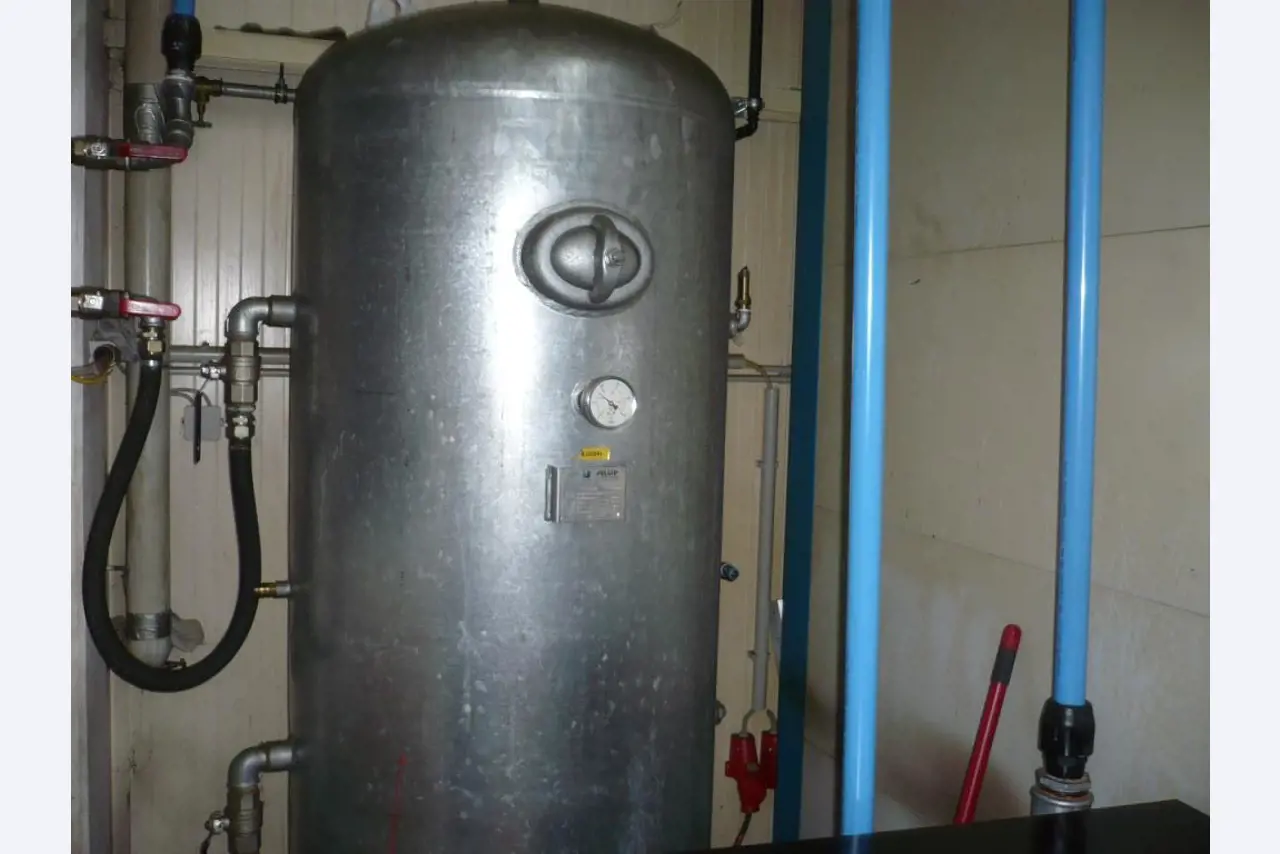 CNC soustruhy a frézky, CNC brusky, CNC obráběcí centra-3