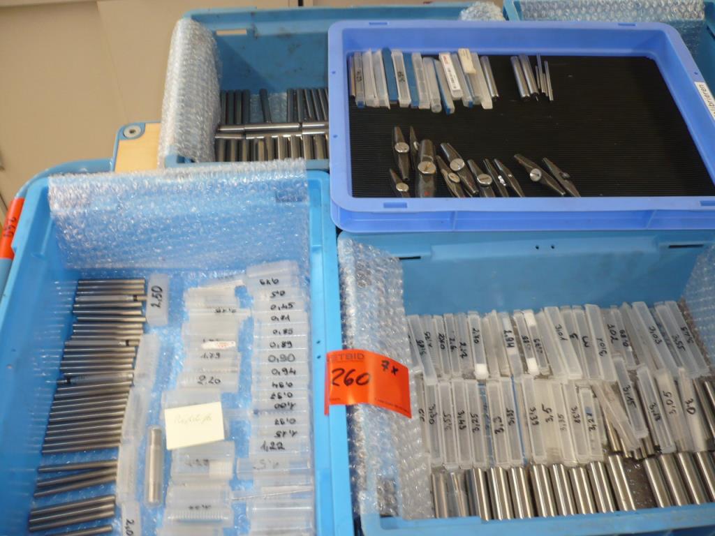 Tornos e fresadoras CNC, rectificadoras CNC, centros de maquinagem CNC-1