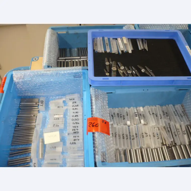 Tornos e fresadoras CNC, rectificadoras CNC, centros de maquinagem CNC-1