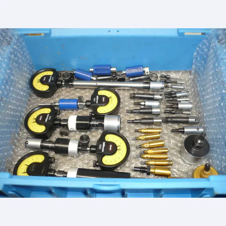 Tornos e fresadoras CNC, rectificadoras CNC, centros de maquinagem CNC-1