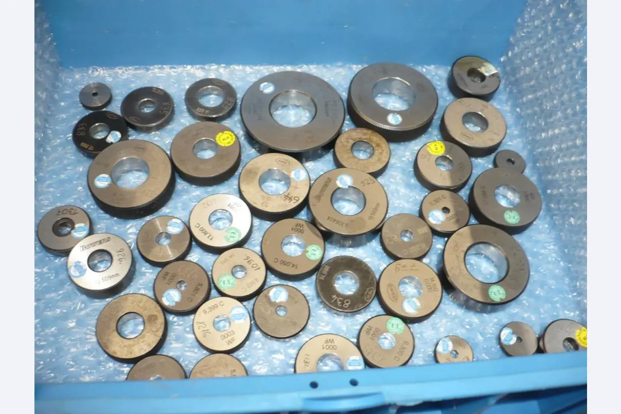 Tornos e fresadoras CNC, rectificadoras CNC, centros de maquinagem CNC-2