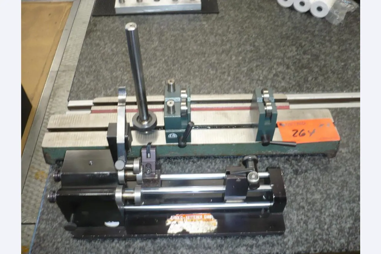 Tornos e fresadoras CNC, rectificadoras CNC, centros de maquinagem CNC-1