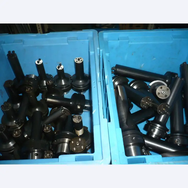 Tornos e fresadoras CNC, rectificadoras CNC, centros de maquinagem CNC-1