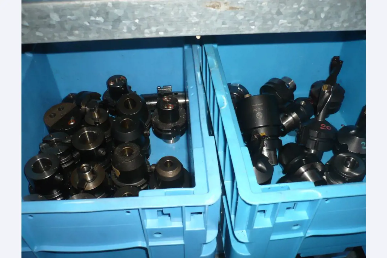 Tornos e fresadoras CNC, rectificadoras CNC, centros de maquinagem CNC-2