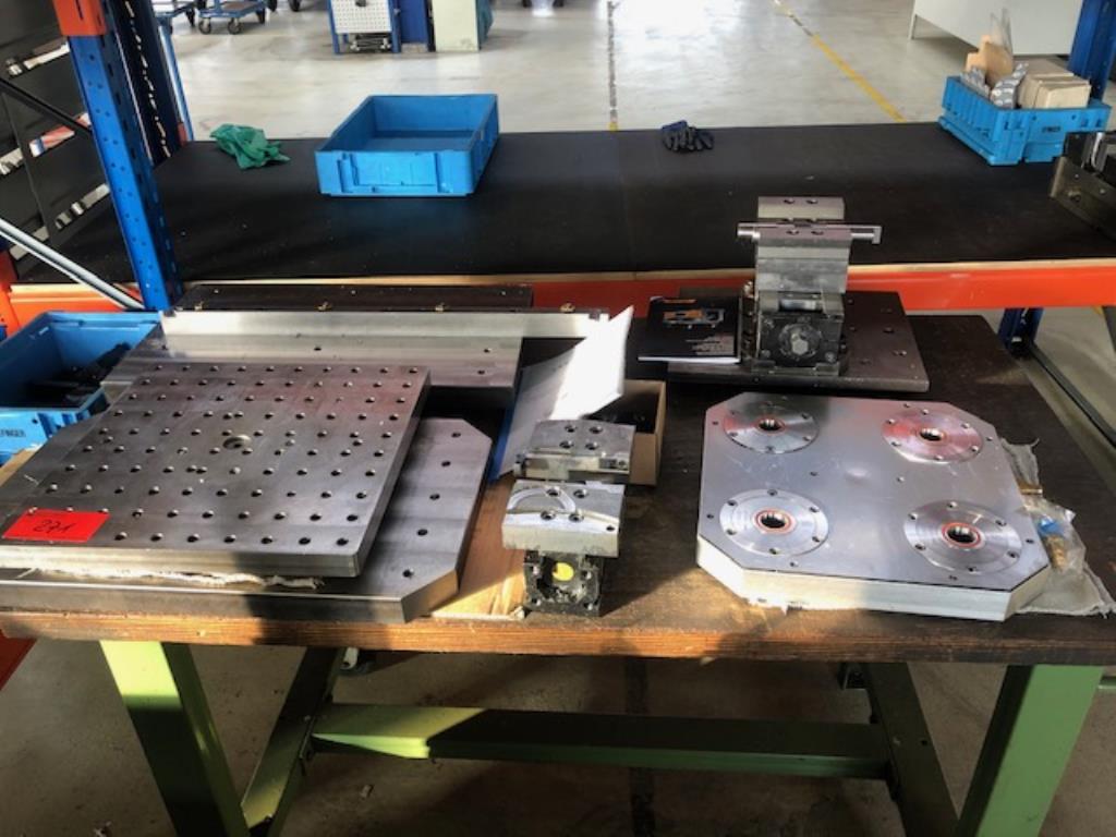 Tornos e fresadoras CNC, rectificadoras CNC, centros de maquinagem CNC-1