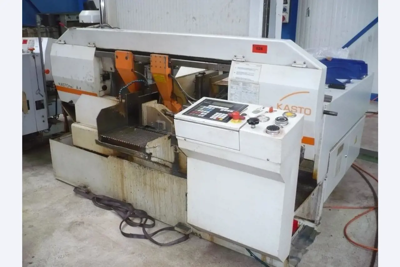 Tours et fraiseuses CNC, rectifieuses CNC, centres d'usinage CNC-1