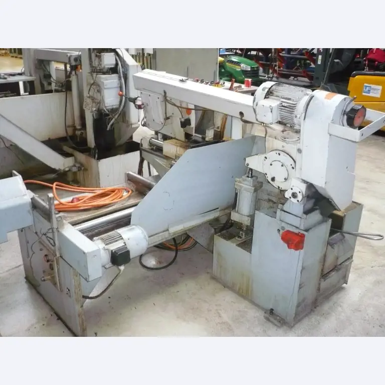 CNC soustruhy a frézky, CNC brusky, CNC obráběcí centra-2