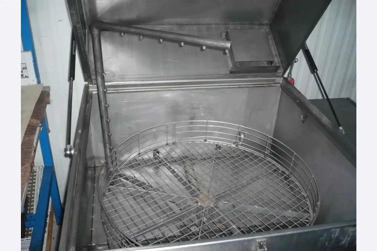 CNC soustruhy a frézky, CNC brusky, CNC obráběcí centra-2