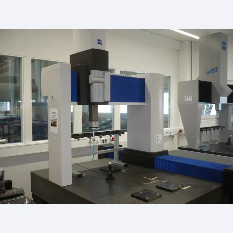 Tornos e fresadoras CNC, rectificadoras CNC, centros de maquinagem CNC-1