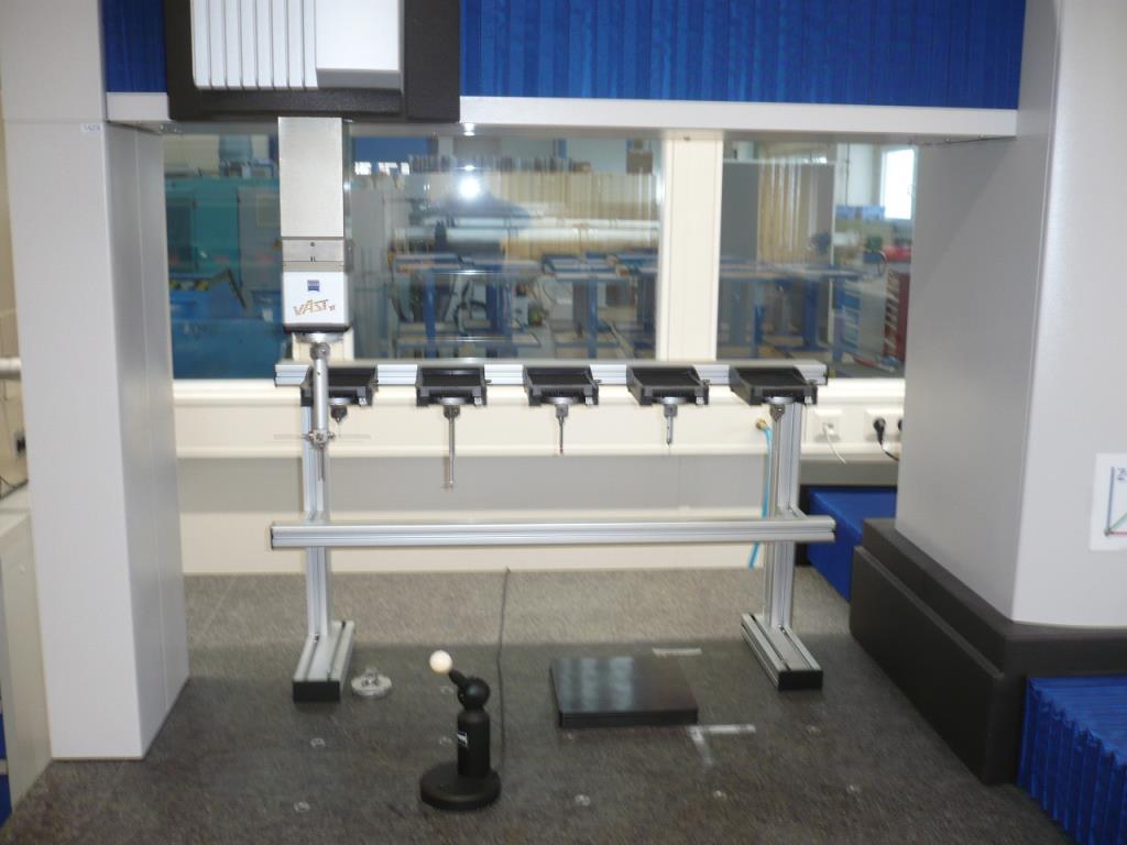 Tornos e fresadoras CNC, rectificadoras CNC, centros de maquinagem CNC-2