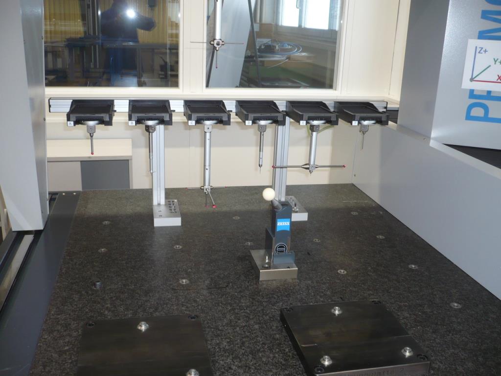 Tornos e fresadoras CNC, rectificadoras CNC, centros de maquinagem CNC-2