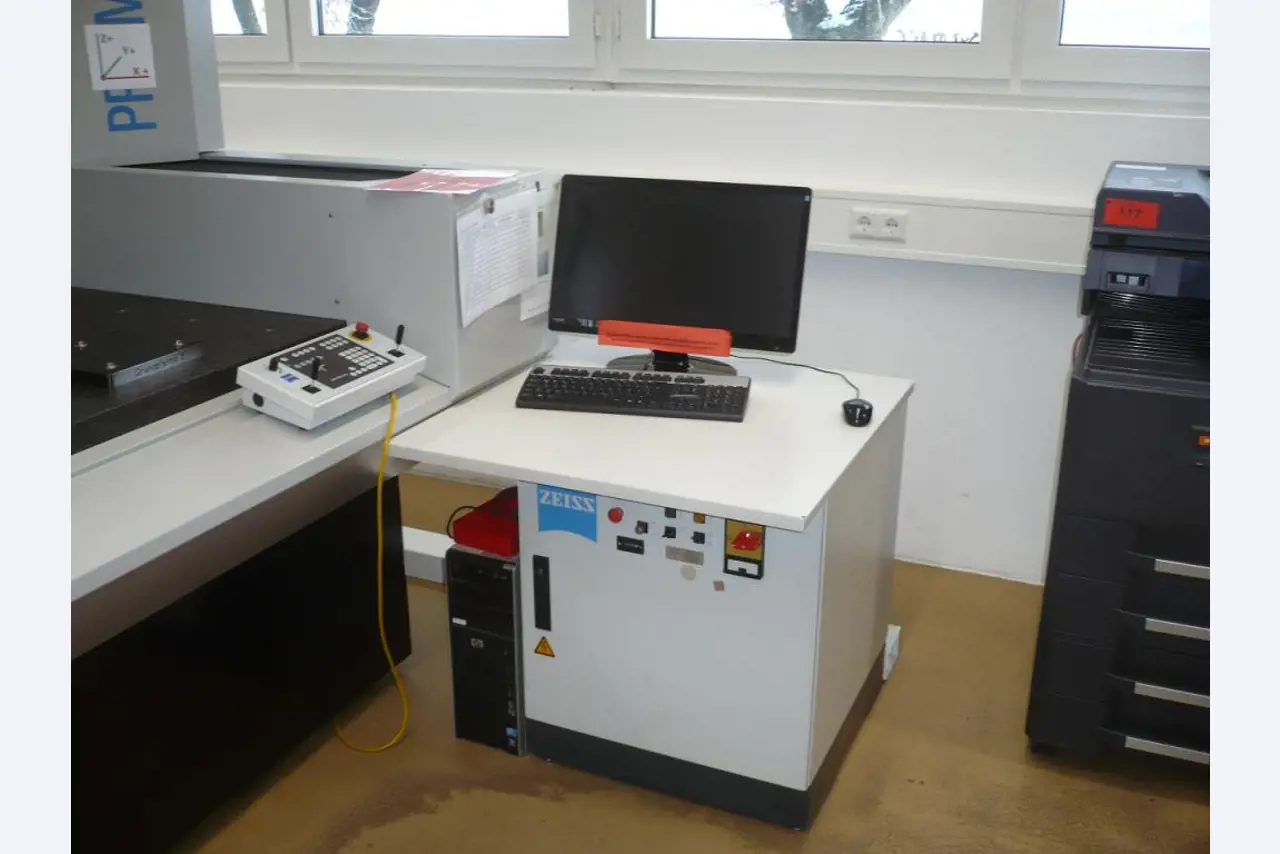 Tornos e fresadoras CNC, rectificadoras CNC, centros de maquinagem CNC-3