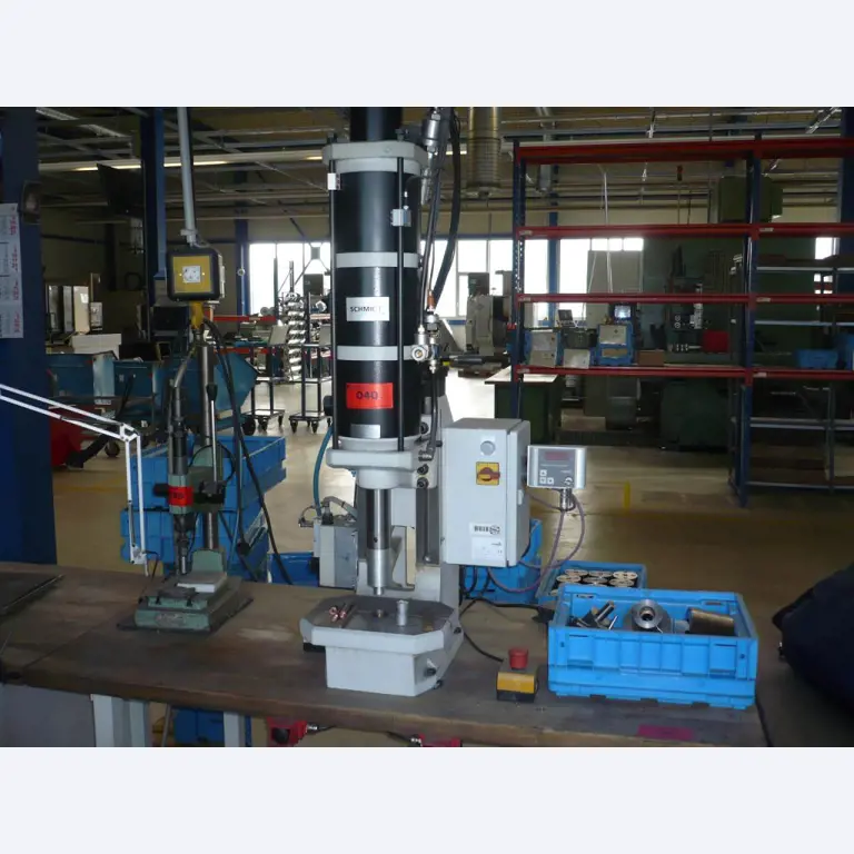 Tornos e fresadoras CNC, rectificadoras CNC, centros de maquinagem CNC-1