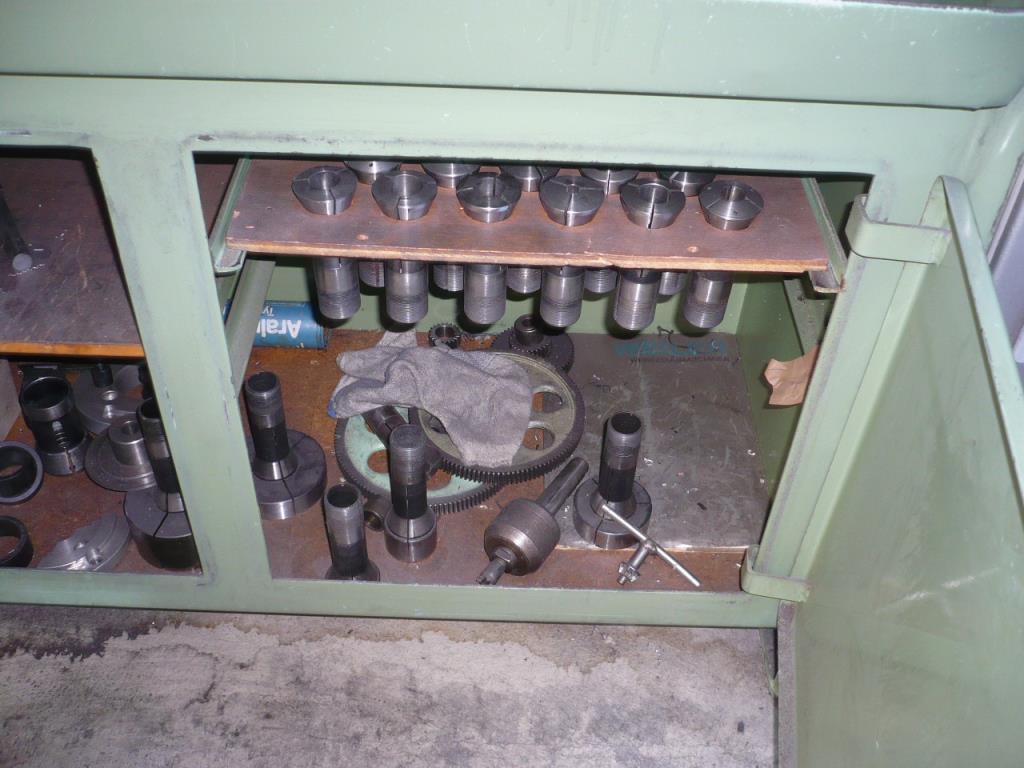 CNC soustruhy a frézky, CNC brusky, CNC obráběcí centra-2