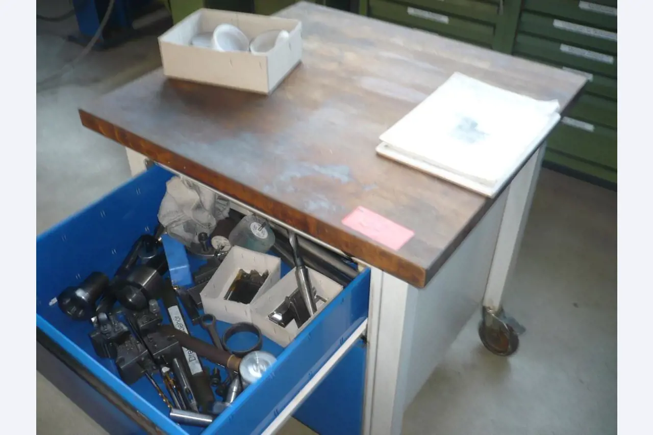 Tornos e fresadoras CNC, rectificadoras CNC, centros de maquinagem CNC-2