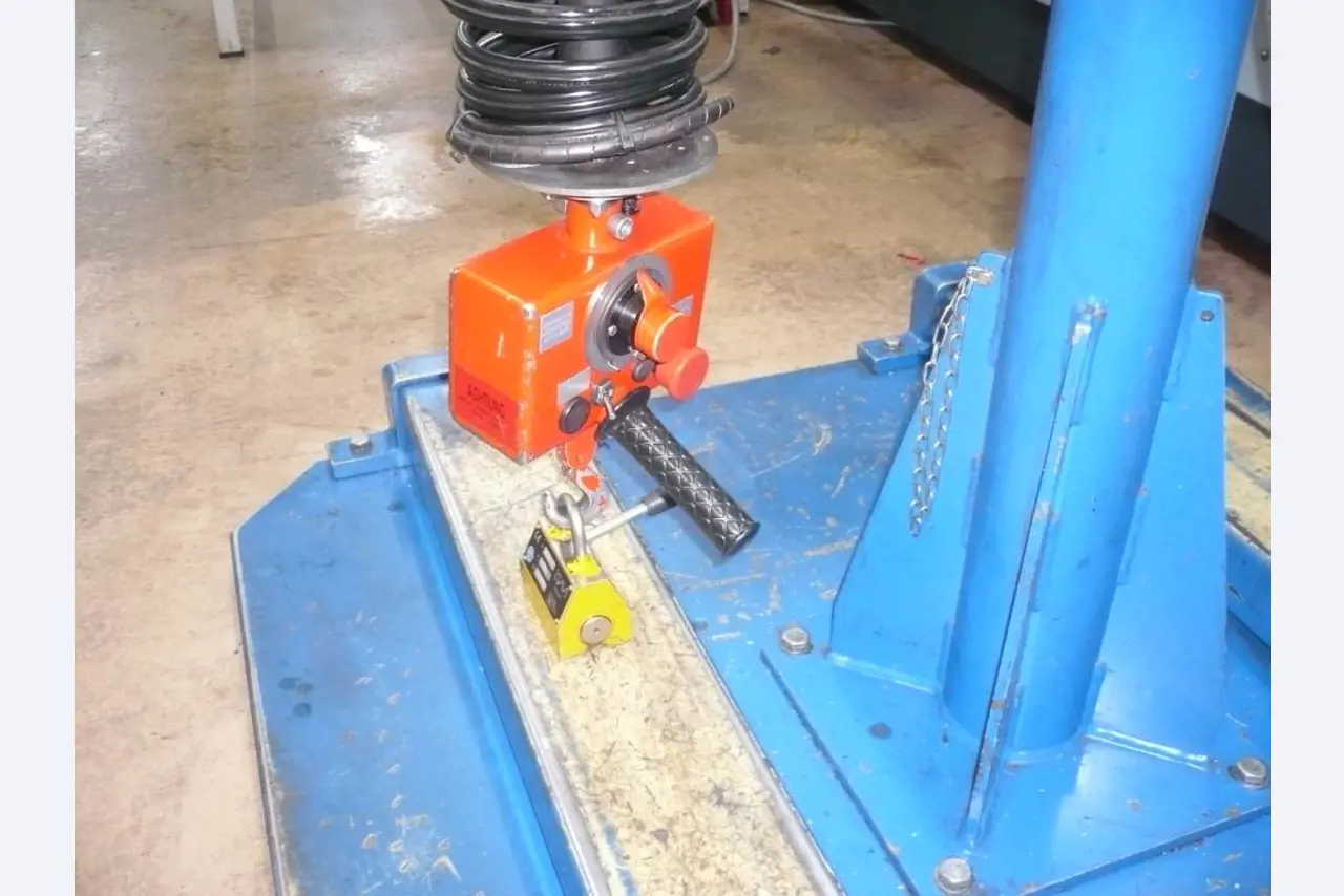 CNC turning and milling machines, CNC grinding machines, CNC machining centers-2