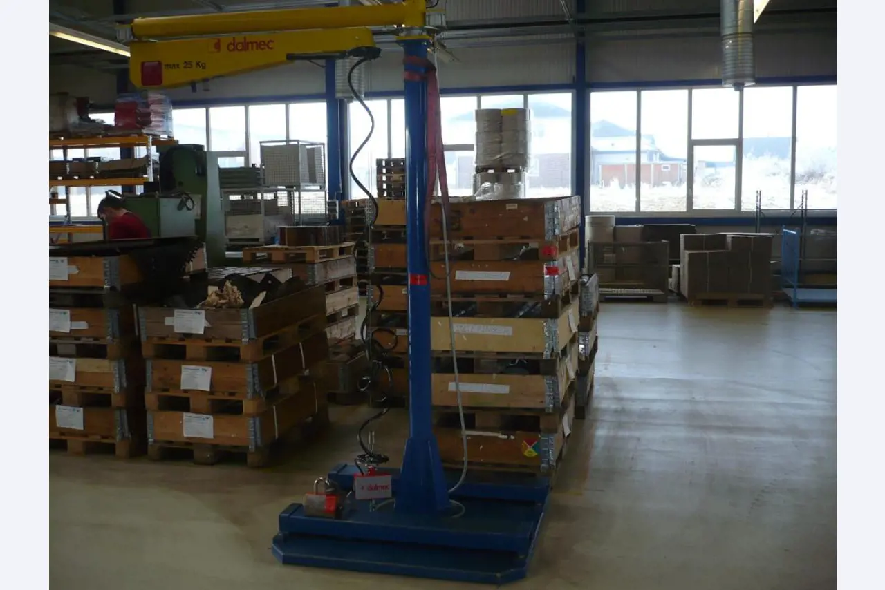 Tornos e fresadoras CNC, rectificadoras CNC, centros de maquinagem CNC-1