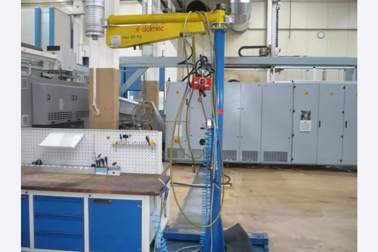 CNC turning and milling machines, CNC grinding machines, CNC machining centers-1