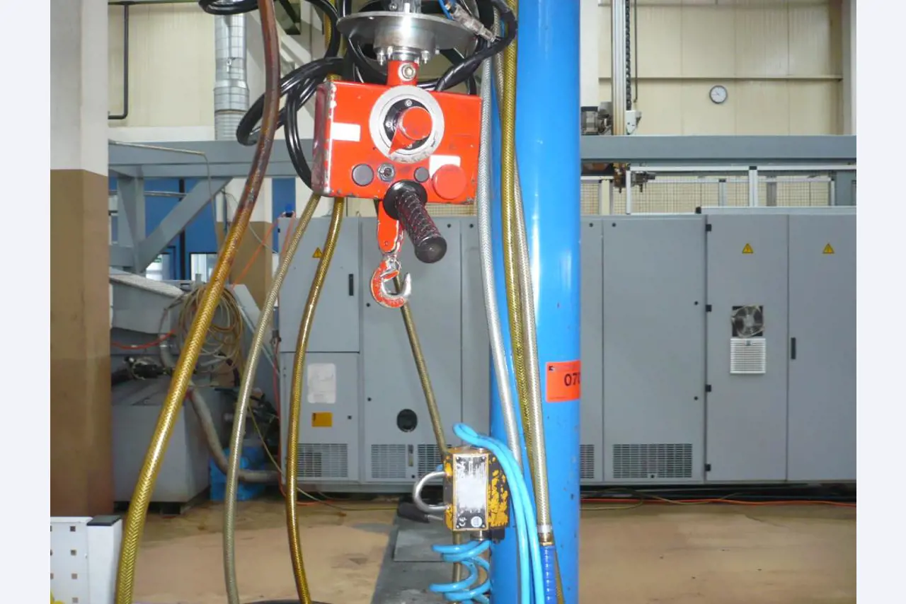 CNC turning and milling machines, CNC grinding machines, CNC machining centers-2