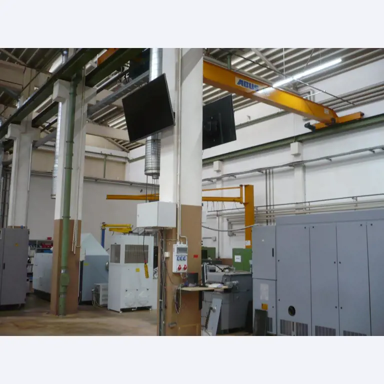 Stroji za struženje in rezkanje CNC, brusilni stroji CNC, obdelovalni centri CNC-1