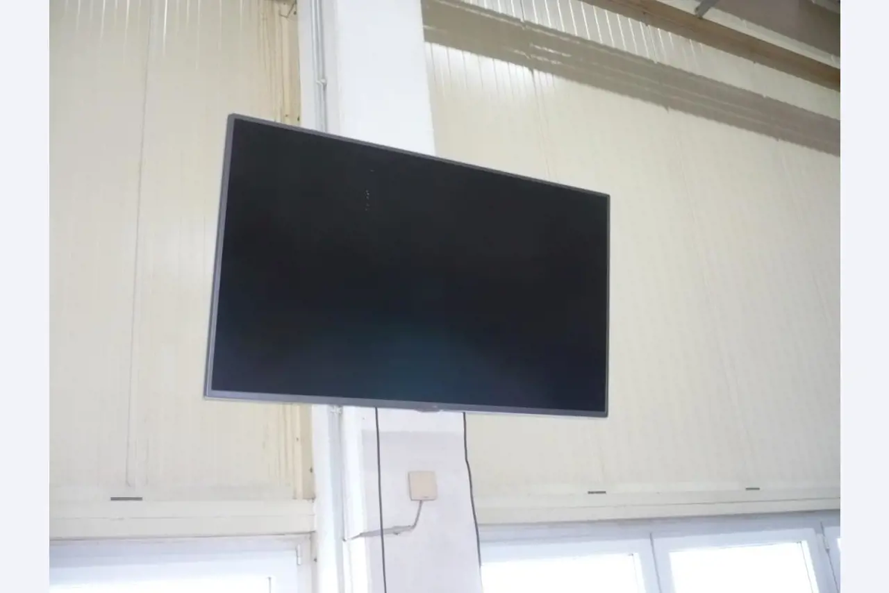 Stroji za struženje in rezkanje CNC, brusilni stroji CNC, obdelovalni centri CNC-2